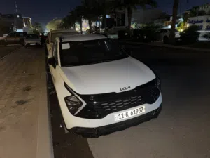 سياره سبورتج بلاك ادشن داخل زيتوني 2025