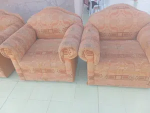 صالون للبيع