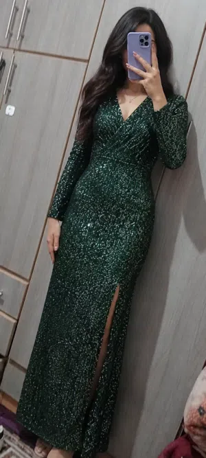 فساتين للبيع بسعر رمزي