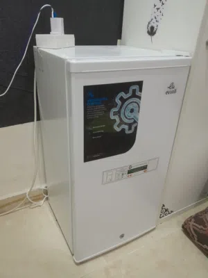 للبيع ثلاجة ايفولي صغيرة 120L لتر لا تزال جديدة استخدام شهرين فقط ب250 درهم