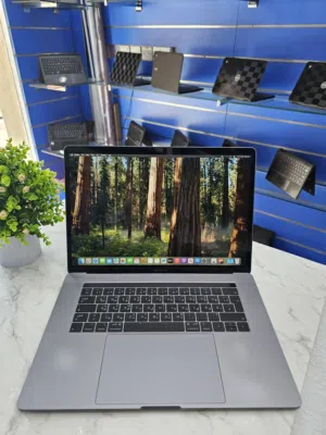 Macbook Pro A1990 Year 2018 Core I7 Processor 32gb Ram 500gb Ssd 4gb Graphics Card Intel Uhd Graphic