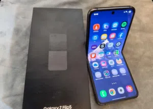 samsung z flip 512gb شبه جديد