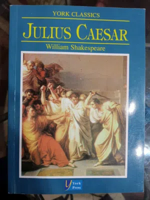 كتابه مسرحية Julius Caesar/يوليوس قيصر للعظيم ويليم شكسبير