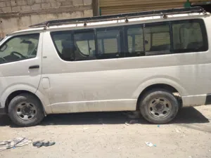 باص بلكة موديل 2008 جير عادي اجرة ب18000 الف
