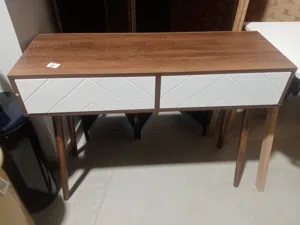 ميز مرايا مع طابورية