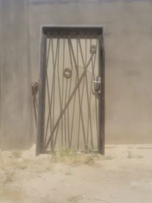 باب حديد فردي  ب القفص