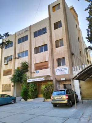 عيادات بمساحات مختلفة من 70 م الى 180 م