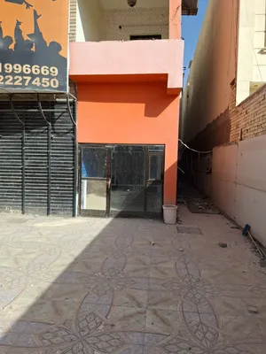 Commercial . Monthly . 650 m22