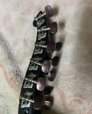 عود كهربائي ما عليه اي غبار احساس جدا. منتاز معا سماعه 2 اسلاك شنطه ريش معا الضمان للعود وسماعه