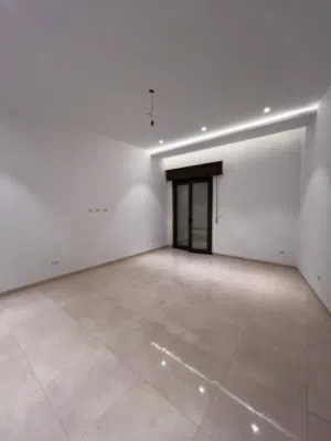 شقه نظيفه جدا للبيع في بن عاشور حجم
