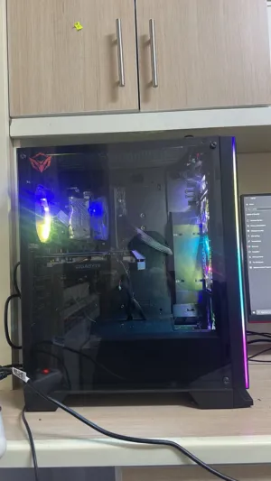 جهاز كمبيوتر قوي وممتاز لجميع الاستخدامات وبالذات للقيمنق وجميع الاستخدامات