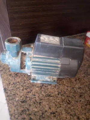 ماتور نوع ايطالي نص حصان شغال