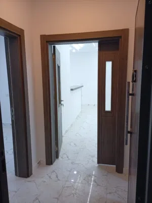 شقة جديده للايجار بالسراج الاسلاك