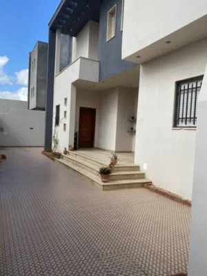 270 m2 More than 6 bedrooms Townhouse for Sale in Tripoli Tareeq Al-Mashtal