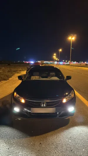 للبيع هوندا اكورد كوبيه 2012