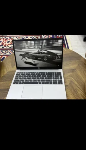 جهاز لابتوب اتش بي مع شاحنه و ملحقاته