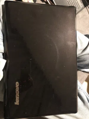 لابتوب Lenovo Core i5 مع الشاحن الأصلي - للبيع بسعر مميز (بحاجة لفحص شاشة)