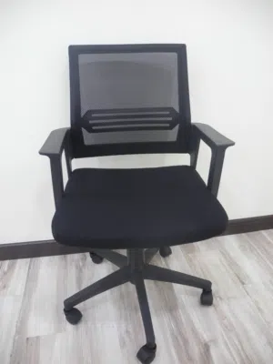 كرسي شبك طبي بايدي ثابتة مبطنة للساعات الطويلة مناسب للمكاتب والدراسة