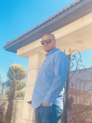 محمود ابو ادم 