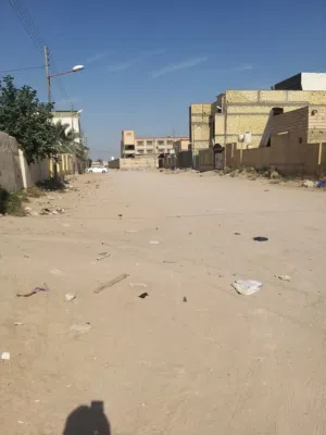 دار للبيع في حي الضباط