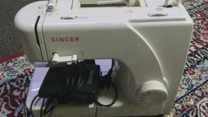 ماكينه سنجر للبيع بحاله الوكاله استعمال خفيف