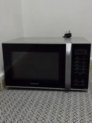 Panasonic 25 - 29 Liters Microwave in Hawally