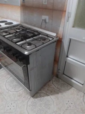 غاز الطهي خمس روس بحاله جيده