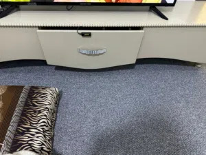 طاولة للبيع