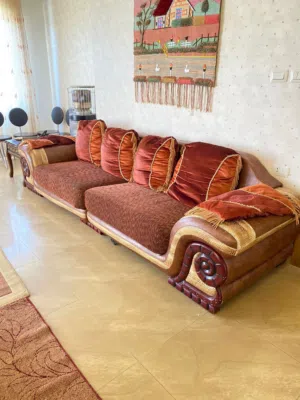 طقم كنب للبيع نضيف جدا