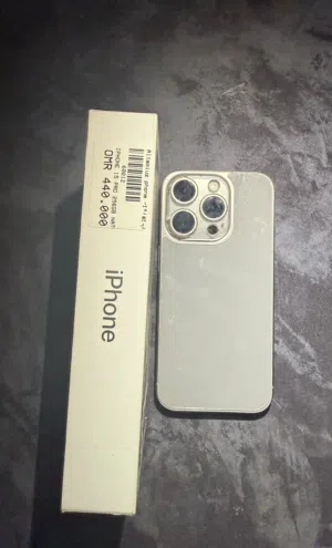 للبيع: iPhone 15 Pro (256GB) تيتانيوم - حالة ممتازة مع ضمان سنة ضد الكسر