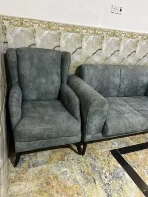 قنفات اربع مقاعد نضيفات