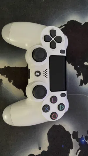 يدة ps4 مستعمل خفيف جدا بحالة الجديد