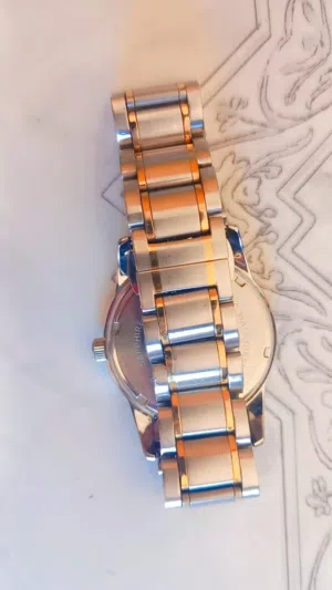 ساعه سويسريه للبيع