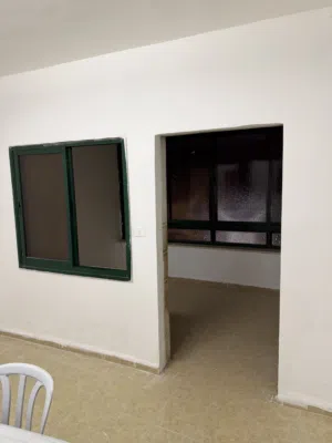 شقة للايجار غير مفروشة