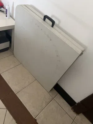 طاوله خارجيه