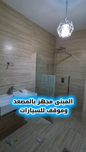 متوفر صالات للايجار رئيسي بن عاشور تصلح اي نشاط خدمي او شركات بناء حديث