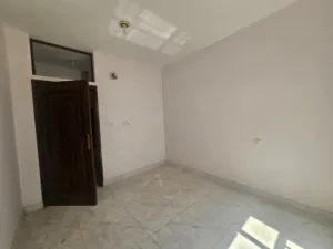 غرف عزوبي للايجار لوكس سرميك جديده في هايل من ثلاثين الف ومن اربعين الف حاجه فخمه جدا يوجد عدة غرف