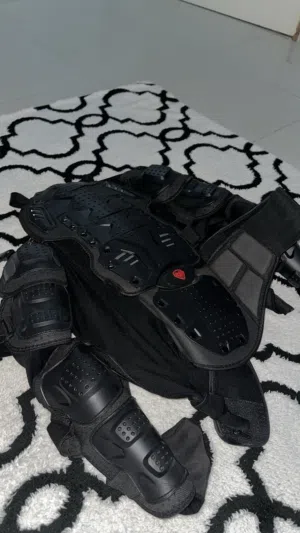 لبس دراجة للبيع قياس XL