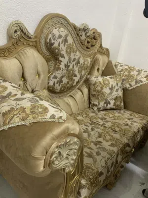 طقم كنب مصري 9 مقاعد بحاله جيدجدا