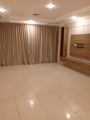 للايجار باشبيليه شقه