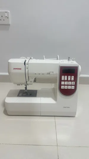 مكينة خياطة    Janome DM7200