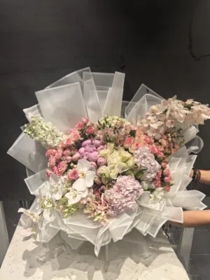 Multicoloured Bouquets – Brighten Every Momentبوكيهات متعددة الألوان – أضف البهجة لكل لحظة
