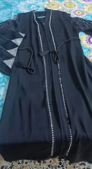 كلش حلوه ونظيفه ملبوسه مرتين بيه مجال