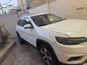 جيب موديل 2021 ابيض 6 سلندر 1/1