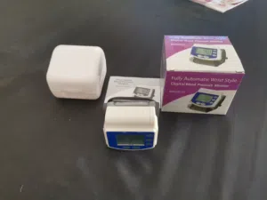 جهاز ضغط الكتروني للبيع وحصل على جهاز الثاني رسغ مجانا"