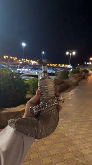 خنجر قديمه للبيع