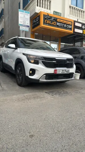 Sedan Kia in Abu Dhabi