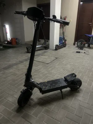 Electric scooter crowns