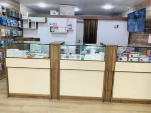 ديكور محل نقالات للبيع استعمال نظيف كامل مع بعض