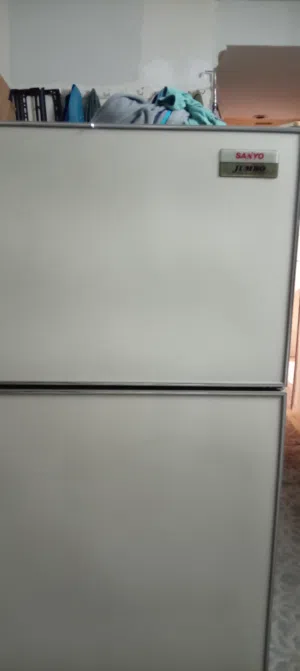 لبيع ثلاجه ي سوني جامبو بحاله ممتازه